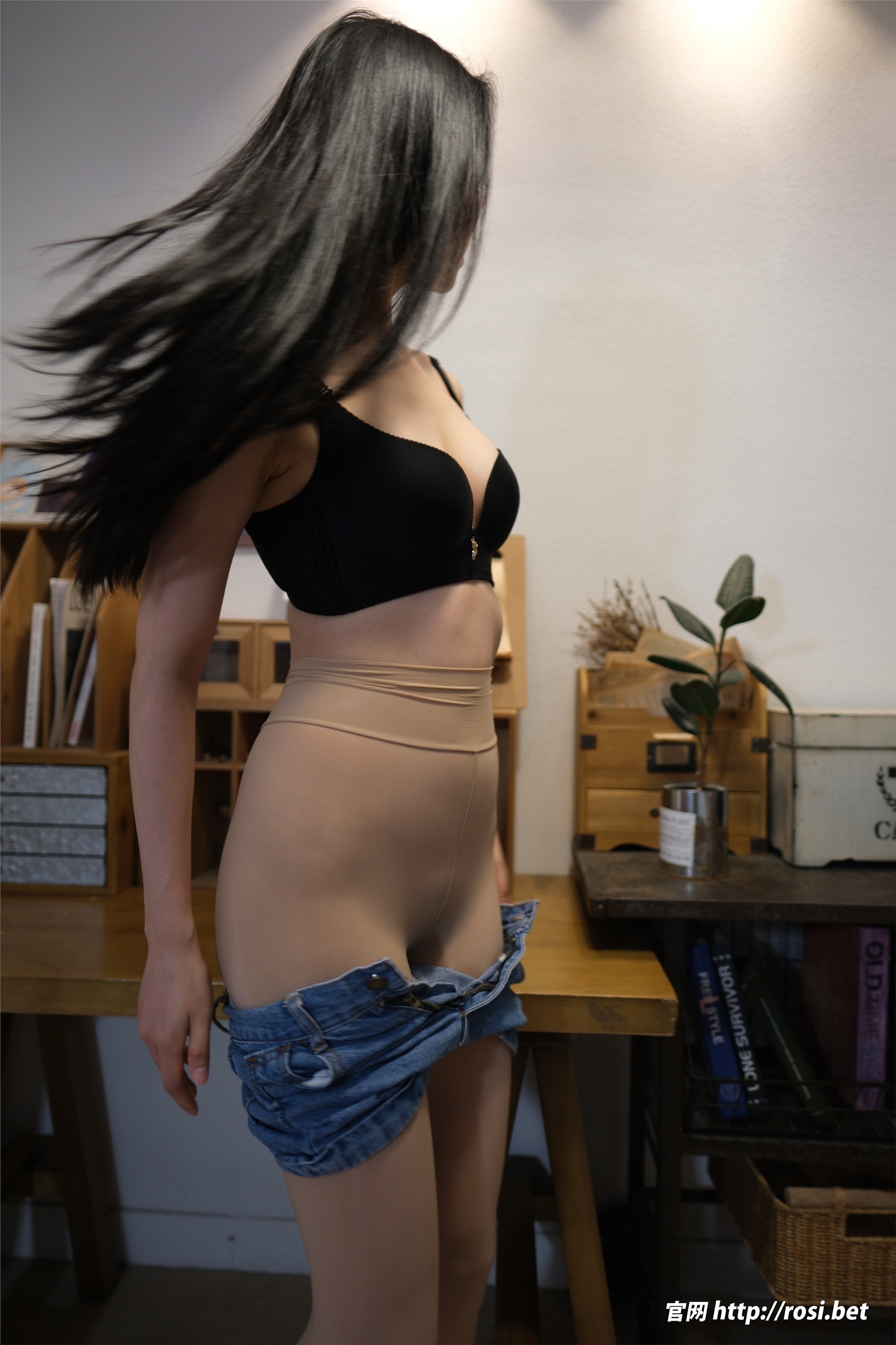 ROSI写真 2024.12.29 NO.4773